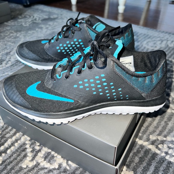 Women’s size 7 Nike fit sole running shoes - Picture 2 of 5